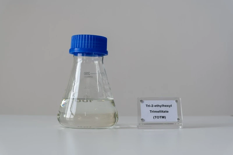 Plastificante tris(2-etilhexil) trimelitato (TOTM)